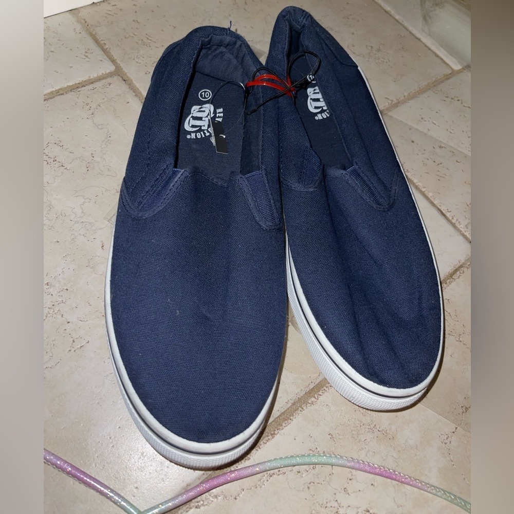 NEW Mens Revolution Size 10 Slip On Shoes Navy blue